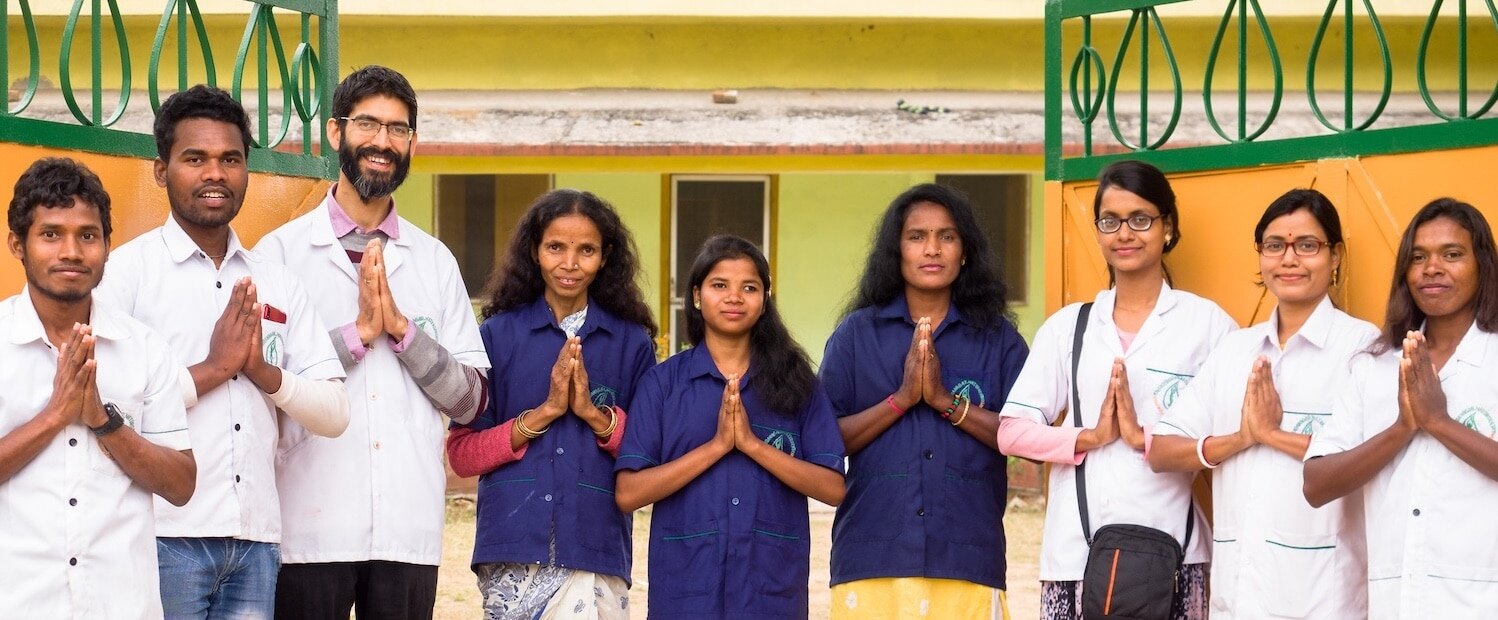 Members of the Ánanda Nagar Naturopathy and Yogic Treatment Centre team